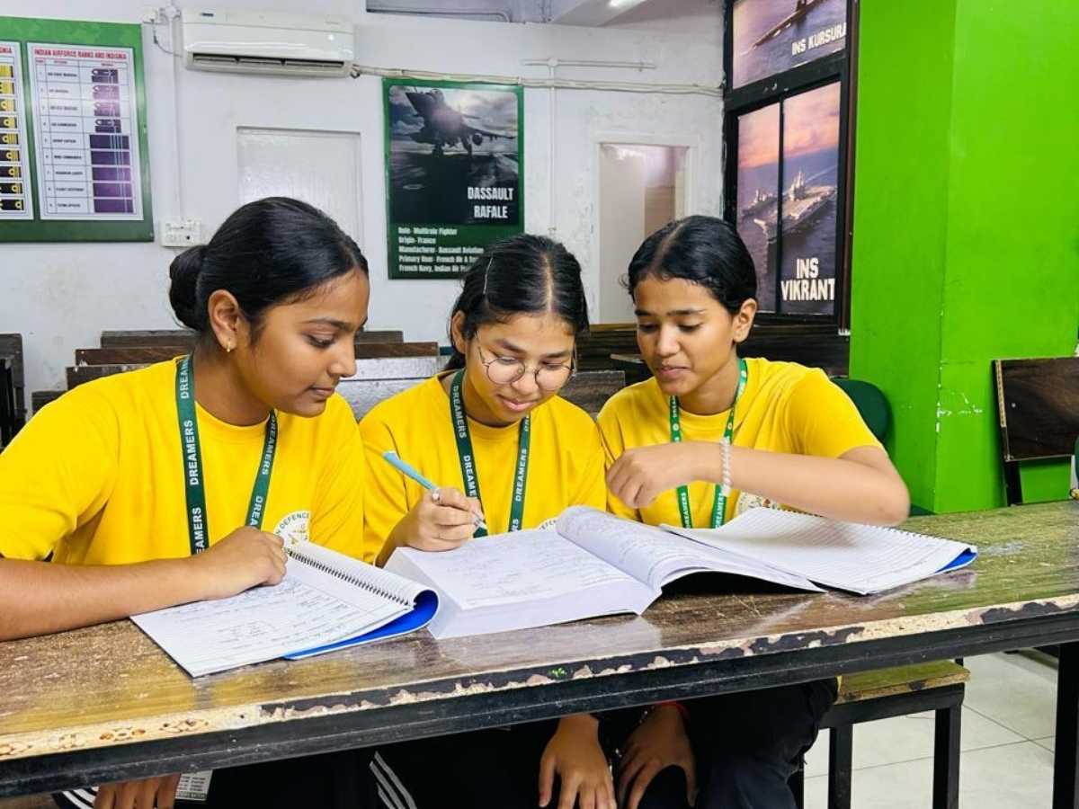 MNS donn defence dreamers students