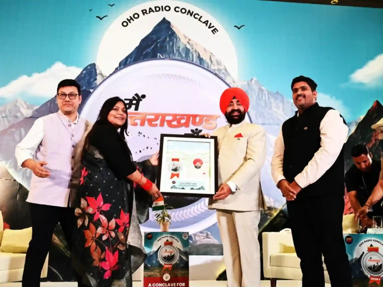 Home Dreamers reaching new heights receiving award from Governer