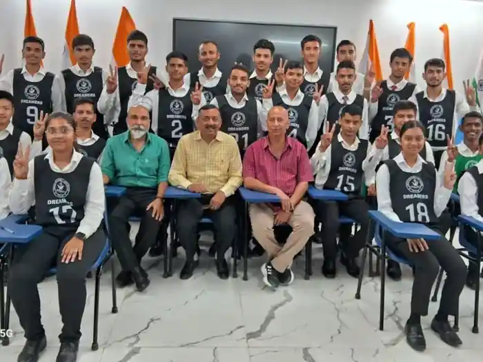 SSB coaching students celebrating success with mentors at Dreamers Edu Hub