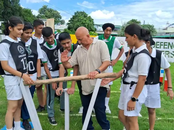 SSB aspirants performing obstacle and leadership task training activity