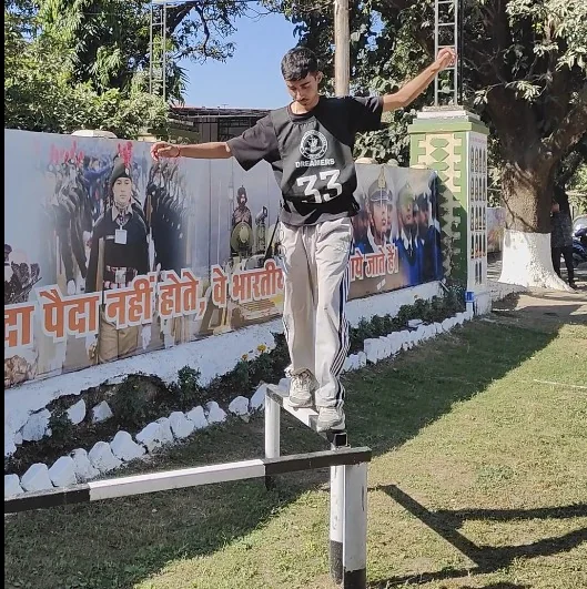 Bhupesh Sharma practicing GTO obstacle task for NDA SSB preparation at Dreamers Edu Hub